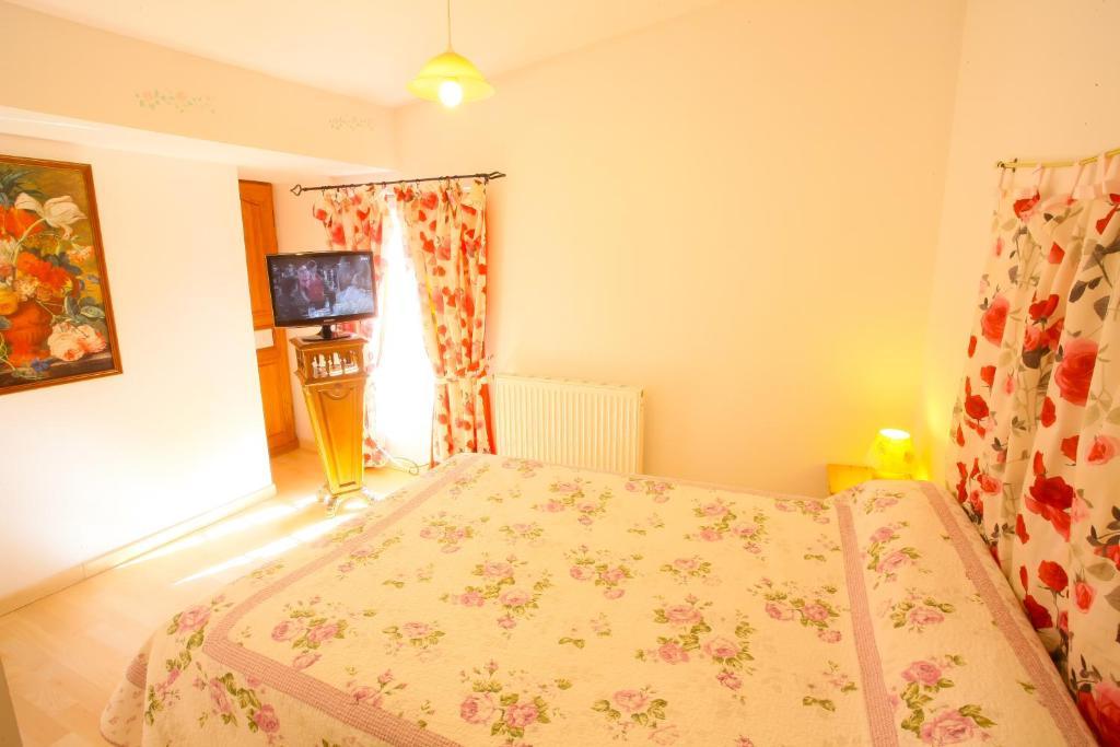 Logis Auberge La Cremaillere Villandraut Habitación foto